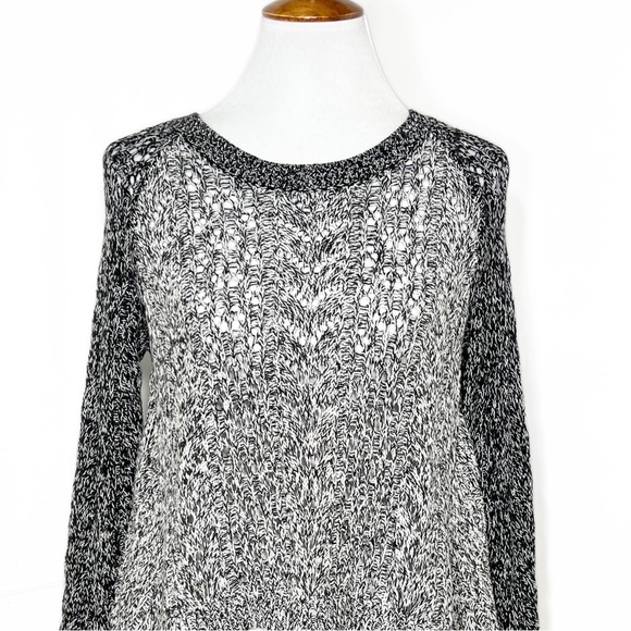 Anthropologie Crochet Lace High Low Mixed Media Black White Sweater Size MP - Picture 4 of 10